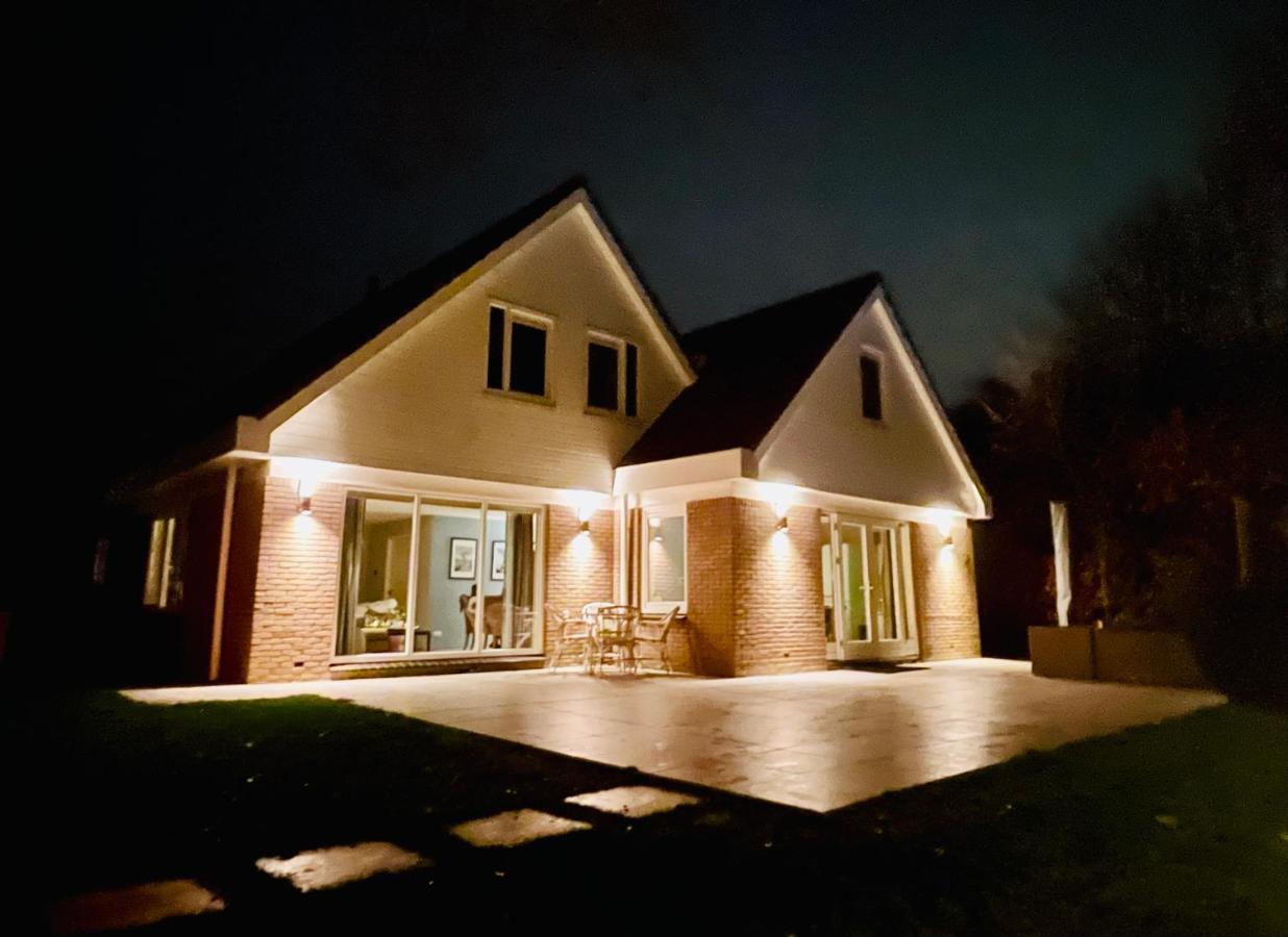 Villa Calma Rust Ruimte Luxe Inclusief Private Jacuzzi Zeewolde Esterno foto